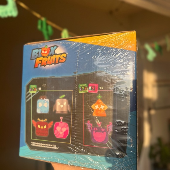 Roblox Blox Fruits 8” Deluxe Mystery Plush - ROBLOX DLC CODES - SEALED - Picture 3 of 4